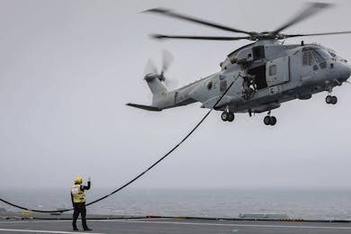 Helicopter-In-Flight-Refuelling